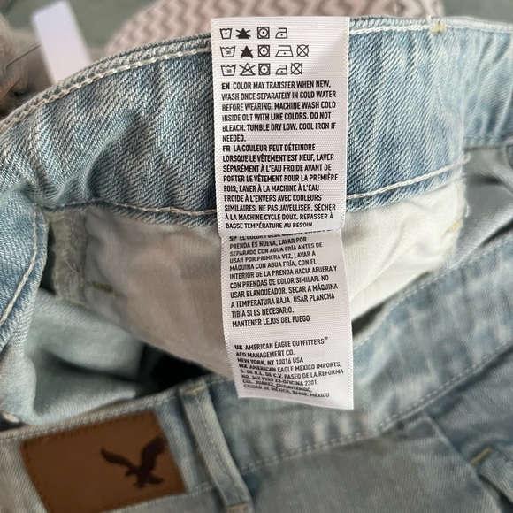 NWT American Eagle AE Light Wash Fringe Denim Button Skirt - Picture 8 of 9